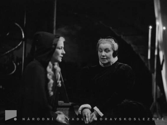 Táňa Hodanová - životopis | Národní divadlo moravskoslezské
