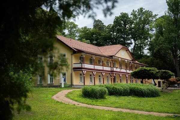 Lázeňská budova Slovanka foto 1