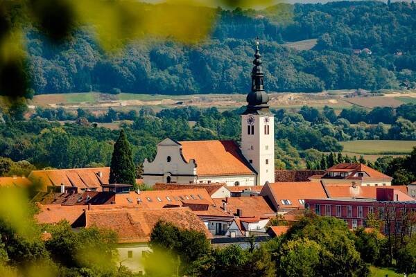 Fürstenfeld: Kleine historische Stadt in der Steiermark