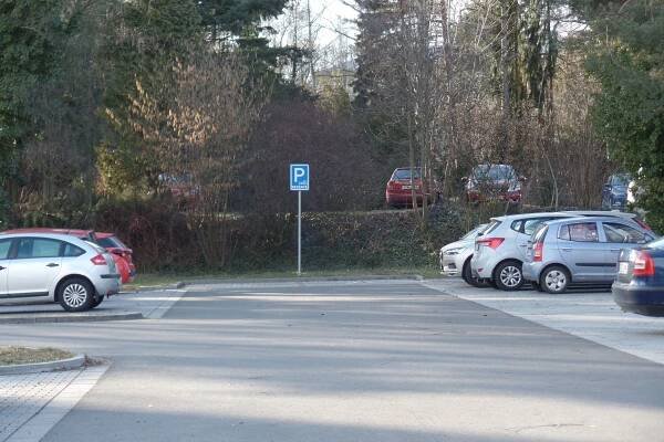 Fotogalerie • Parkoviště P2 Fakultní nemocnice Olomouc (Parkoviště - placené) • Mapy.com