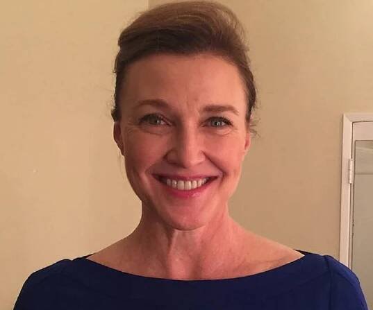 Brenda Strong Biography - Facts, Childhood, Family Life & Achievements
