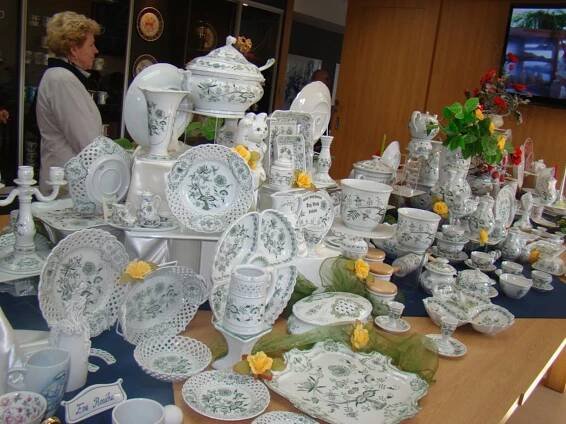Dubské „íčko“ i Dům porcelánu s modrou krví opět fungují
