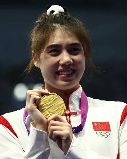 Butterfly queen Zhang, Faker strike gold in Hangzhou