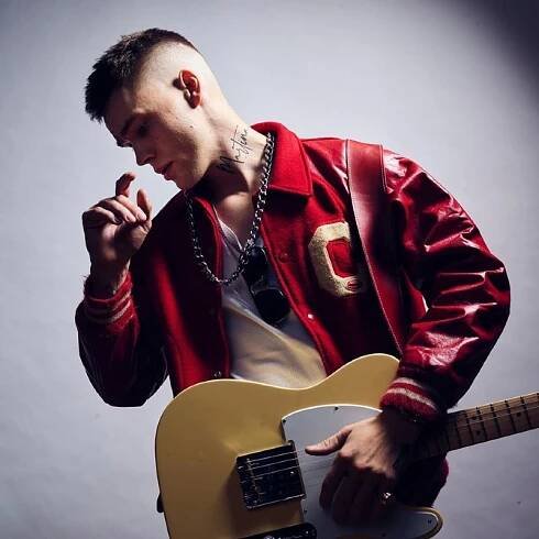 Mikolas Josef vydal osmý singl s názvem Colorado. Povede se mu opět zbourat hitparády? - Tojesenzace.cz