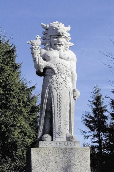 A symbolem kraje je... Radegast! Pohanský bůh bojoval s Lysou horou