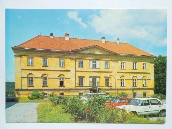 Rosice, okr. Brno -venkov - zámek - auta
