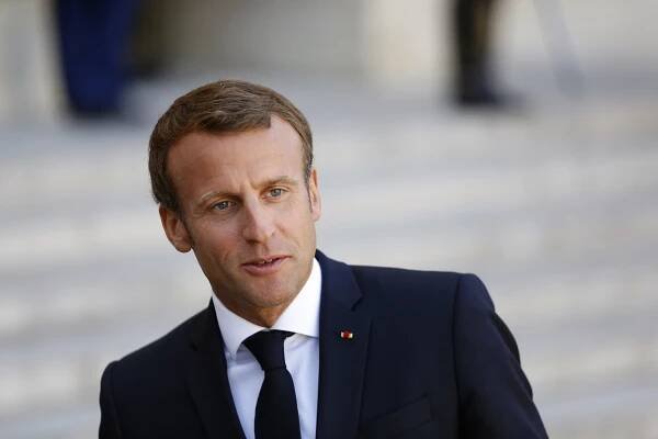 Francúzsky prezident Macron mal pozitívny test na koronavírus