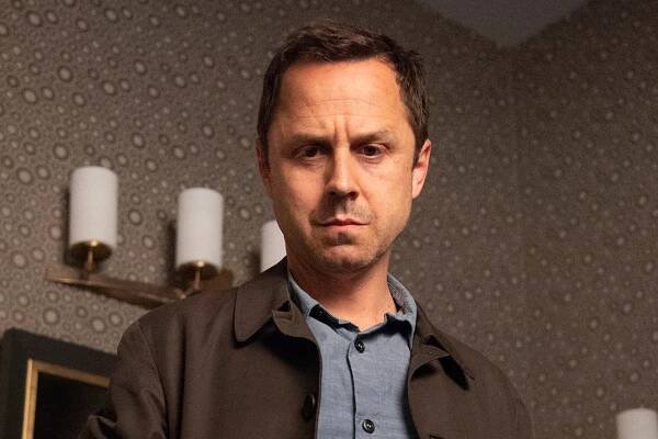 Giovanni Ribisi in Sneaky Pete Season 3