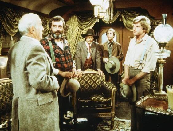 Stephen Elliott, Victor French, Dean Butler - Domeček na prérii - The Empire Builders - Z filmu