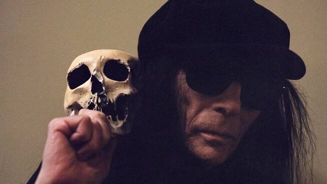 Mick Mars Goes to War With Mötley Crüe