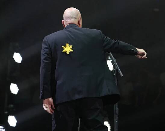 Billy Joel dons Jewish star against Neo-Nazis