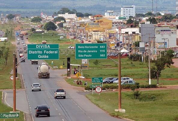 Soubor:Divisa Distrito Federal-Goiás.jpg