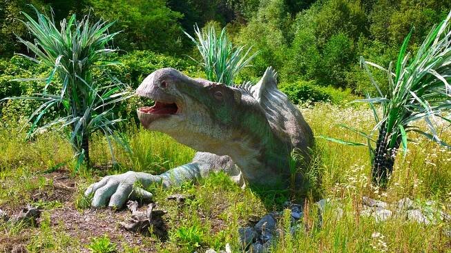 Soubor:Iguanodon samice, DinoPark Ostrava.JPG – Wikipedie