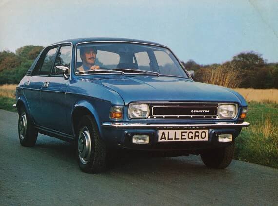 Zjevení pro československé řidiče: V 70. letech se u nás dal koupit britský automobil Austin Allegro. Proslavil se hranatým volantem, s tím se k nám ale nedovážel