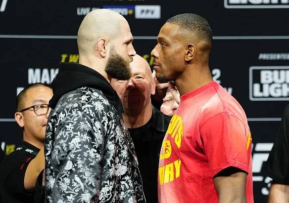 Naváženo. Holohlavý Procházka ukázal formu, UFC hlásí ztrátu