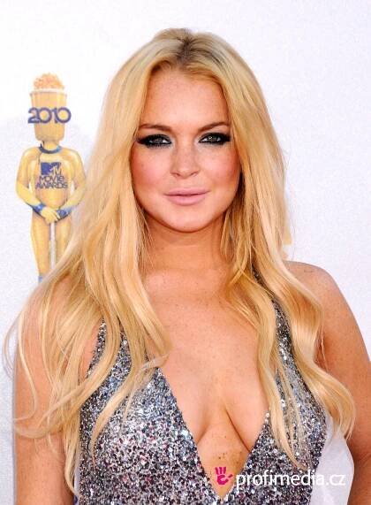 Lindsay Lohan - celebrity účes - HappyHair