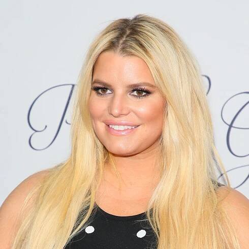 What Jessica Simpson&-and Every Other Pregnant Person&-Should Know About Swollen Feet