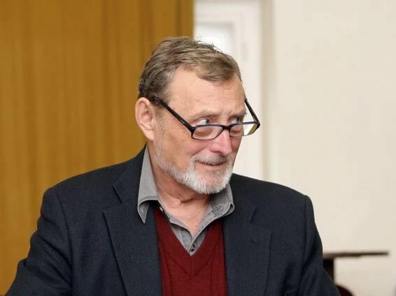 Doktor Sova i táta Za trnkovým keřem. Noblesní Ladislav Frej oslavil 80 let