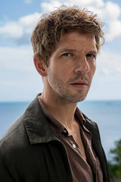Bergerac - Promo - Damien Molony