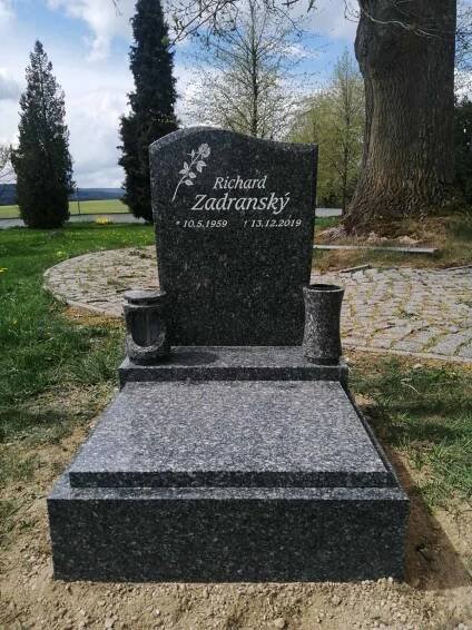 Urnový hrob