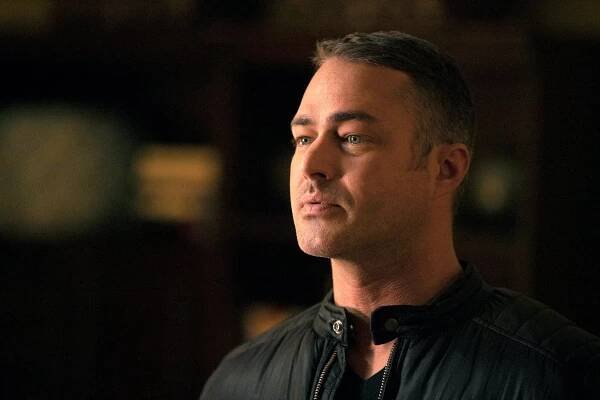 Chicago Fire - Nějak to vyhoďte do vzduchu (S09E06) (2021)