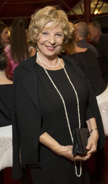 Herečka Libuše Švormová slaví 90. a... PŘIZNALA PODVOD S ANGELIKOU
