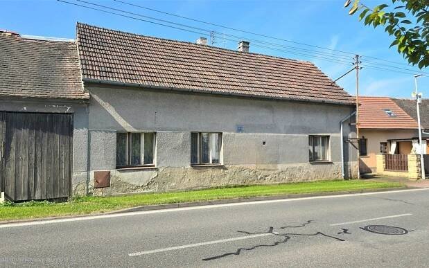 Prodej rodinného domu dispozice 2+1 s pozemkem 294m2 v Lišanech u Rakovníka