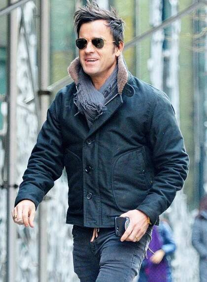 *EXCLUSIVE* Justin Theroux bundles up for the cold
