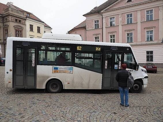 Nová linka městské dopravy spojila nádraží s historickým jádrem Tábora