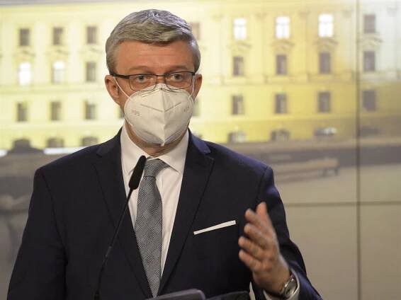 Všechny obchody mohou otevřít od 10. května. Naopak restaurační zahrádky zůstanou zavřené