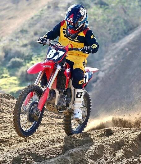 ZPRÁVA O ZÁVODU „SOBOTA V GLENU: MOTOKROSOVÁ SEZÓNA SE SKONČILA – Motocross Action Magazine