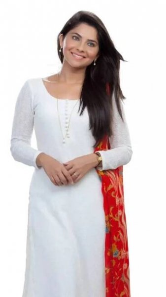 Times when Sonalee Kulkarni slayed in white