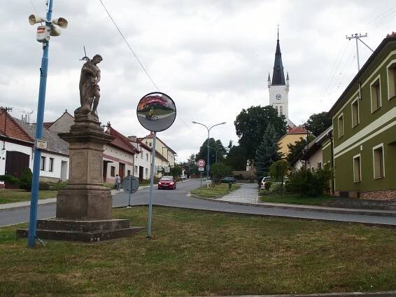 Soubor:Ostrožská Lhota, střed (1).jpg – Wikipedie