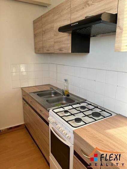 Pronájem částečně zařízeného bytu 2+1/54 m2 s lodžií na ul. L. Podéště, Ostrava-Poruba | FLEXI REALITY s.r.o.