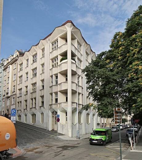 Soubor:Neklanova Kubistický dům roh 1c.jpg – Wikipedie