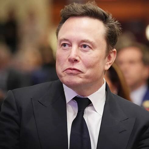 Elon Musk chystá vlastní encyklopedii, která má být konkurencí dobře známé Wikipedie
