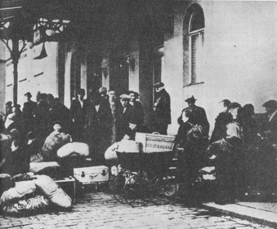 Československá republika po Mnichovu? Rychle se měnila, k Židům byla nelítostná