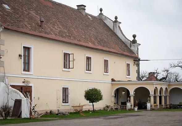 Statek Uhersko | Lokace | East Bohemia Film Office
