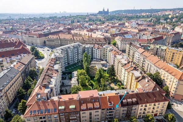 Pronájem prostorného bytu 2+kk, ul. Verdunská, Praha - Bubeneč – QARA