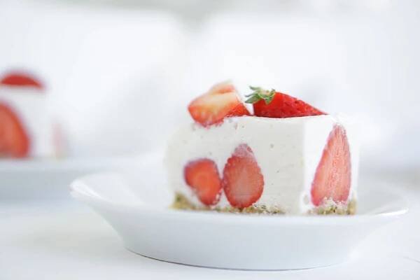 Low carb cheesecake s jahodami, nepečený cheesecake 