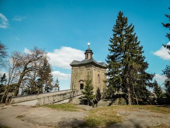 Skalní vyhlídky v okolí Hvězdy - Krakonošovo děvče