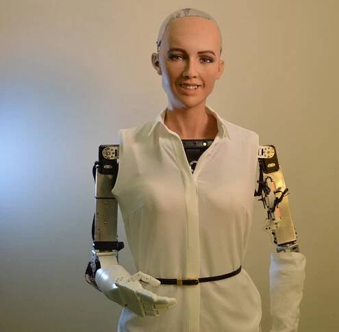 Nextech | Najznámejší humanoidný robot sveta sa učí po slovensky! Sophia príde v septembri do Košíc