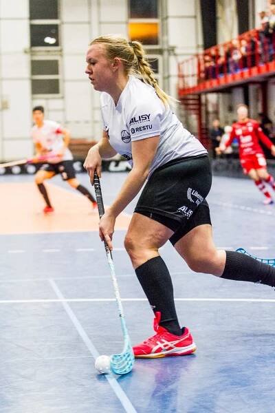 Florbal extraliga žen: Tatran Střešovice vs Crazy Girls Liberec | Michal Křenek - svatební fotograf | Svatební a sportovní