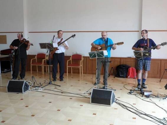Vystoupení hudební country skupiny KARAVANA