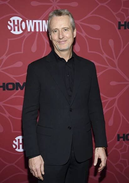 Linus Roache