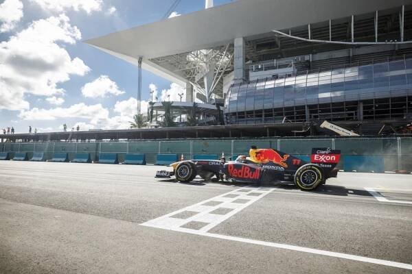 Horner obvinění ustál, šéfem Red Bullu v F1 zůstává