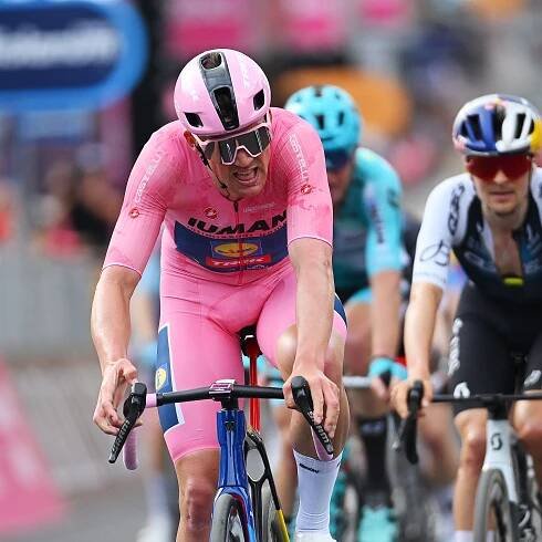 'Truly incredible' - Mads Pedersen springs to hat-trick win on Giro d'Italia stage 5