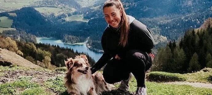 Skeletonistka Anna Fernstädtová dokáže zaujmout, ať je kdekoliv.