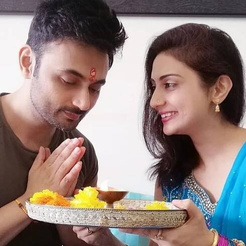Amrita Rao Husband RJ Anmol Biography - Age & Wiki 2023