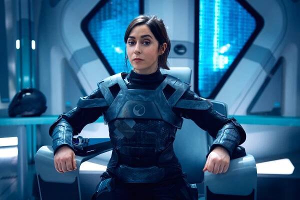 Přisprostlý Star trek, Casablanca, popíjení moči, oživlé fotky a pomsta na šikanistech. Černé zrcadlo si na Netflixu nastavíte už posedmé